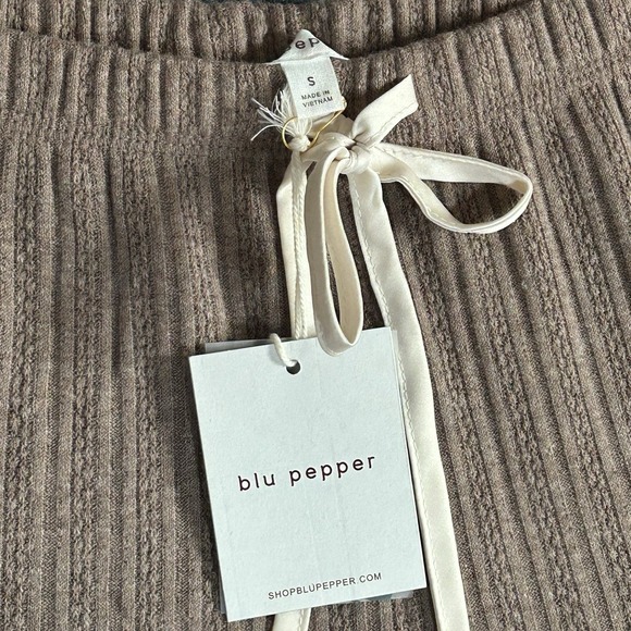 NWT* Blu Pepper Anthropologie Jogger Sweater Pants Womens Small Beige Soft Comfy - Picture 3 of 9
